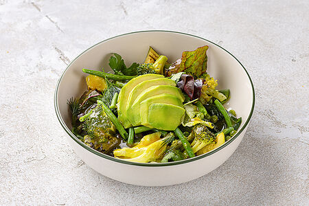 Большой зеленый салат