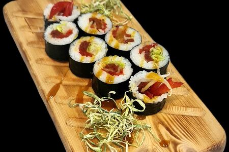 Кимпаб с соусом манго-чили 