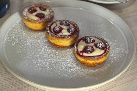 Сырники с вишней