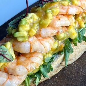 С креветкой и манго