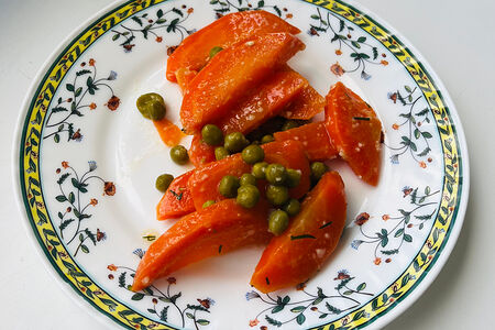Морковь с зеленым горошком