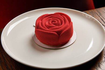 Красный цветок