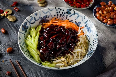 Жа Джан мьен