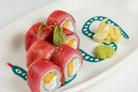 Ролл Тунец, креветка, манго, сливочный сыр