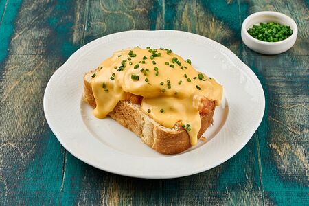 Бенедикт с лососем слабой соли