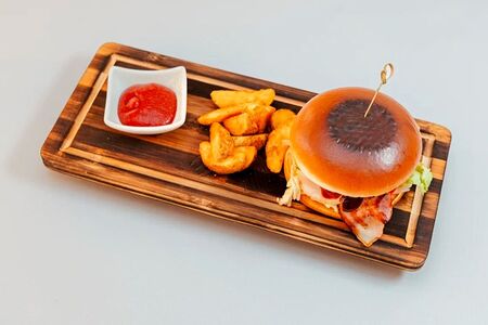 Бургер с говядиной 