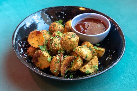 Гарнир запеченный беби-картофель