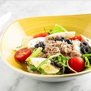 Салат с тунцом