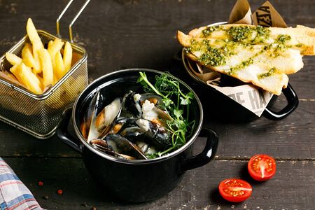 Мидии в сливочном соусе 