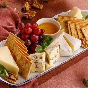 Ассорти европейских сыров