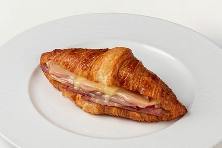 Круассан с ветчиной из говядины