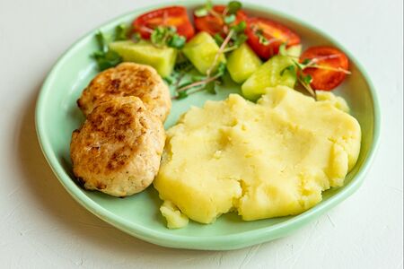 Котлетки с пюре