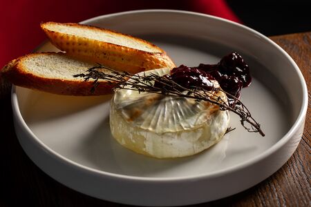 Запечённый камамбер