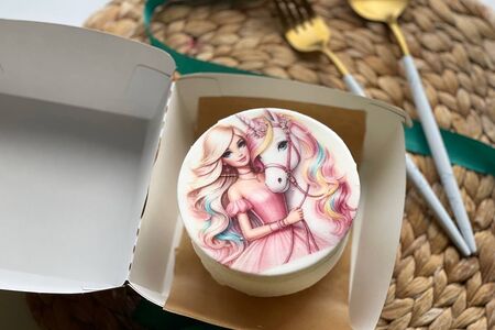 Розовый бенто-торт для девочки Барби с лошадью 