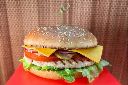 Чикен Тейсти