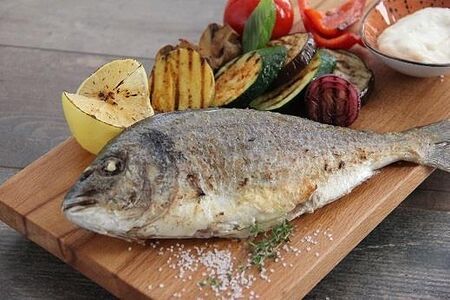 Дорадо с овощами гриль