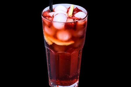 Клубнично-банановый лимонад собственного приготовления