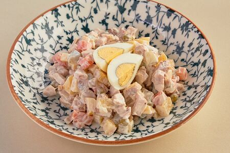 Оливье с цыпленком