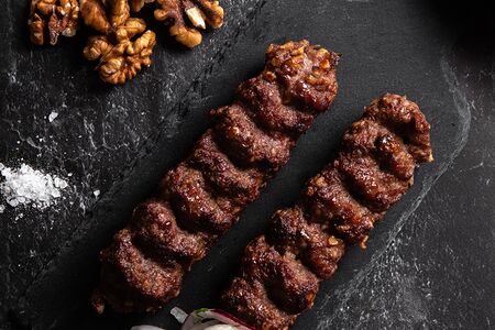 Люля-кебаб из говядины с грецким орехом