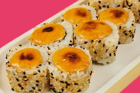 Запеченный ролл с тунцом