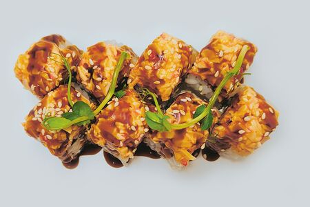 Ролл с крабом в ореховом соусе