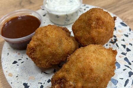 Куриные крылья в панировке