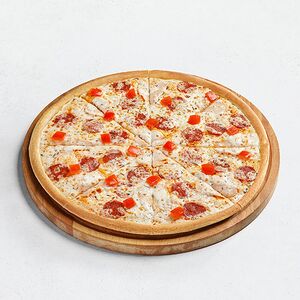 С пепперони и помидорами большая