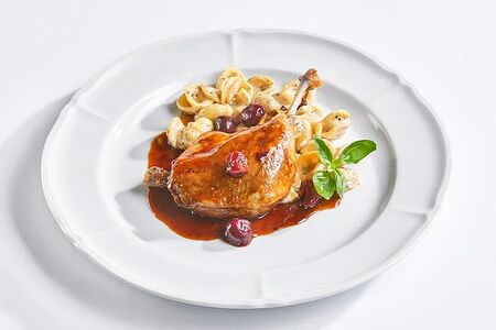 Утиная ножка конфи с орикьетти