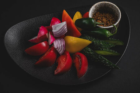 Ассорти из свежих овощей