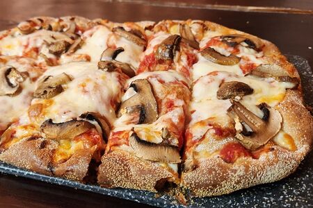 Пицца грибная