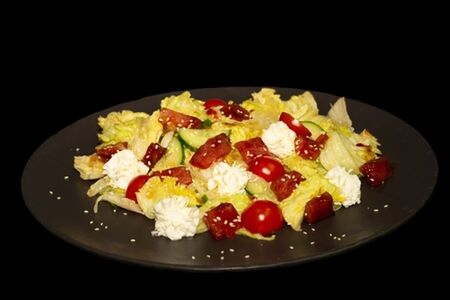 Легкий салат с тунцом