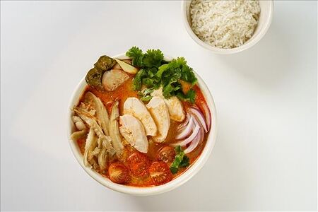 Том ям с курицей