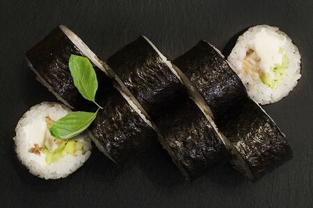 Ролл с угрем