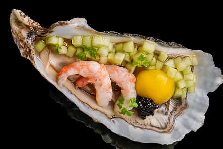 Устрица с магаданской креветкой