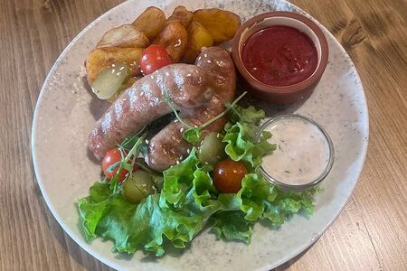 Купаты мясные с картофелем по-деревенски