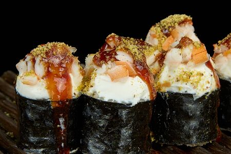 Креветка, лосось и фисташка