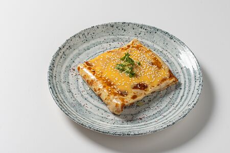 Блин с лососем и кремом из авокадо