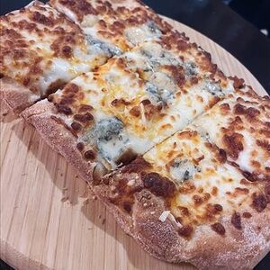 Четыре сыра пицца 20*30 см