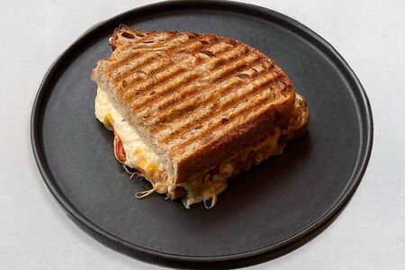 Гриль-чиз с тамбовским окороком