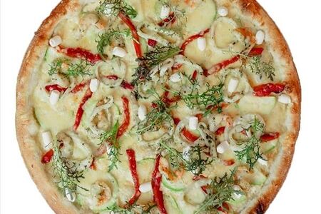 Мини-пицца с кальмаром и креветкой