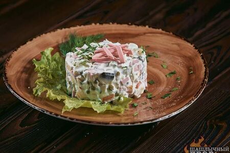 Салат Оливье c колбасой