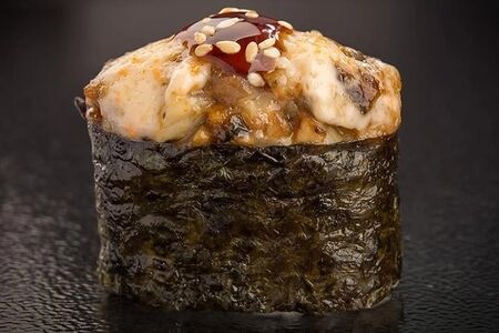 Запеченный гункан с мидиями