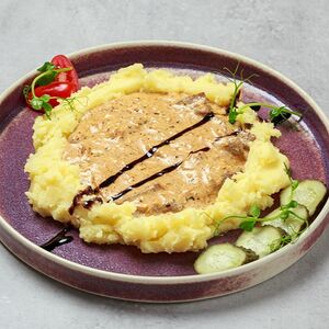 Бефстроганов с белыми грибами