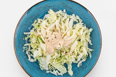 Салат с курицей и кунжутным соусом