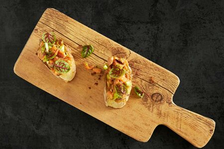 Брускетта с сёмгой и авокадо