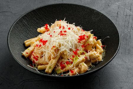 Паста с креветками в сливочным соусе том ям