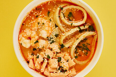 Том ям c морепродуктами