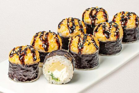 Запеченный с тигровой креветкой ролл