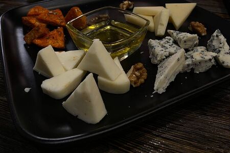 Сырная тарелка