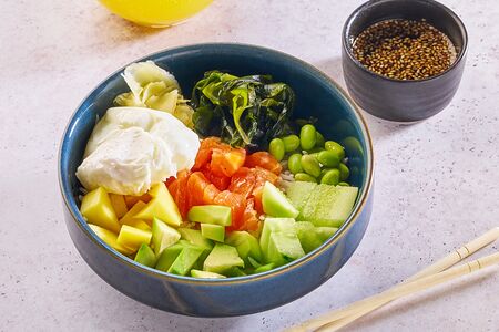 Поке с лососем